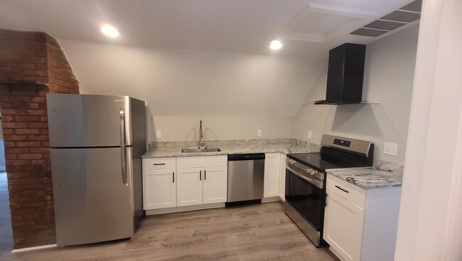 Photo - 11 Maple Ave