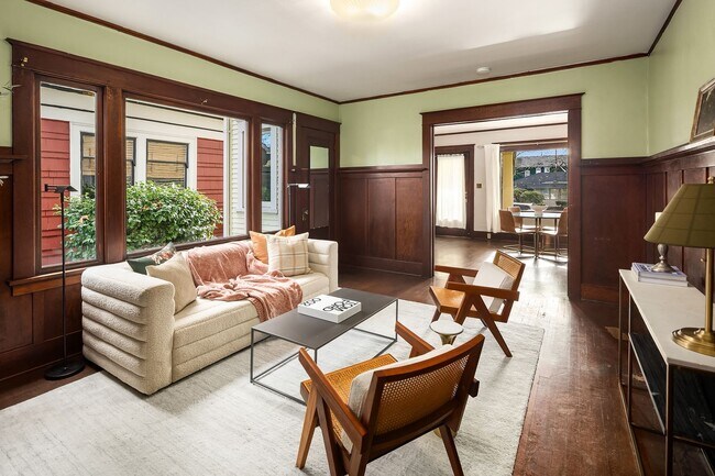 Photo - Charming 1 Bedroom Downstairs Unit****COMING SOON*** Unit B