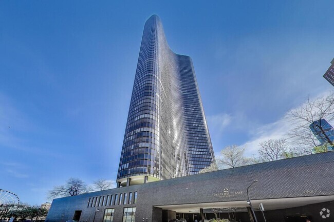 Building Photo - 505 N Lake Shore Dr Rental
