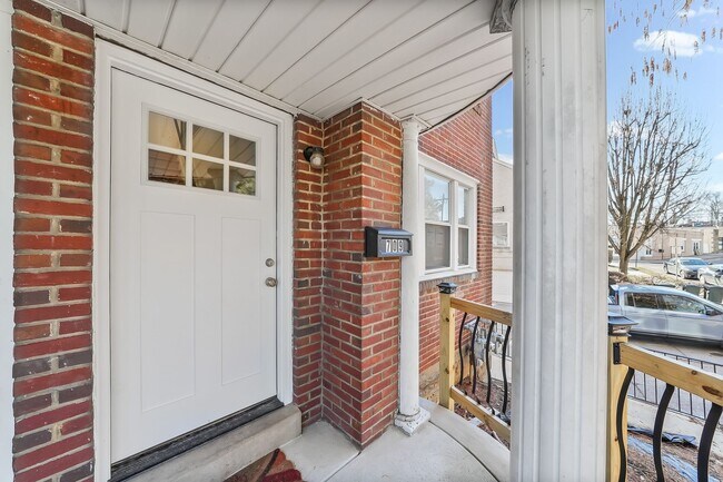 Photo - 709 Morgan Ave Unit 2