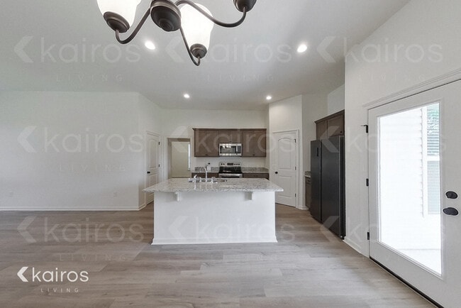 Photo - 106 Teddy Ln