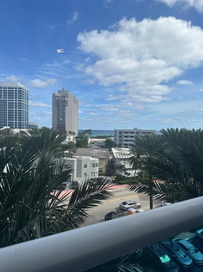 Building Photo - 6770 Indian Creek Dr Unit 6-C