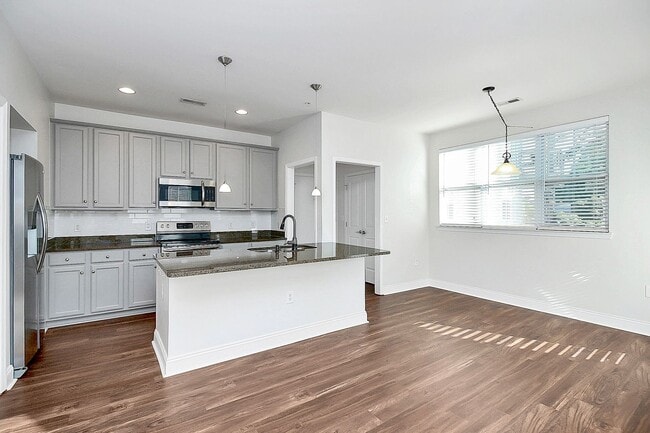 Photo - Beautiful 1-Bedroom Corner Unit - Just minutes from Uptown Charlotte!