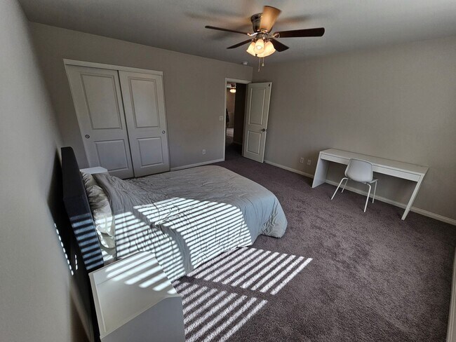 1171 Twincrest Ave Unit JP504. 1171 Twincrest Ave.  - Room Four