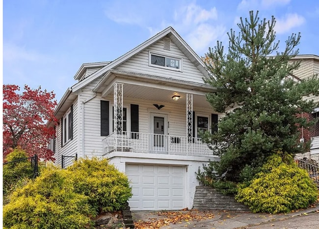 Building Photo - 3 Bedroom Home in Carnegie!