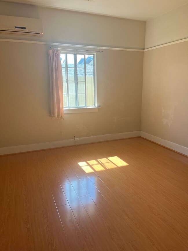 Photo - 1402 Alhambra Rd