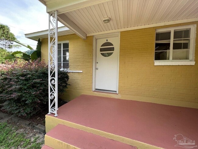 Photo - 205 Holmes Dr