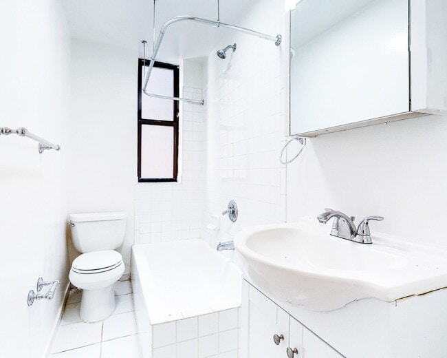 Photo - West 147th Street Unidad 11