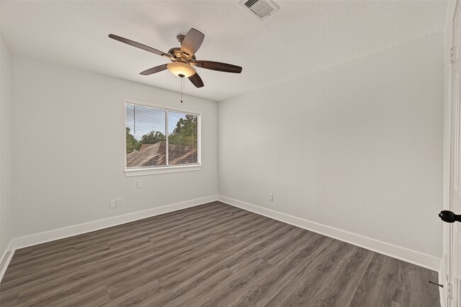 Photo - 10011 Pine Pass Dr