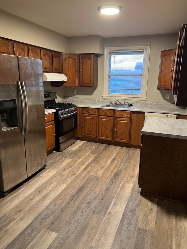 Photo - 920 Homberg Ave