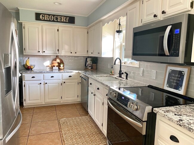 Photo - 10757 Knollwood Dr