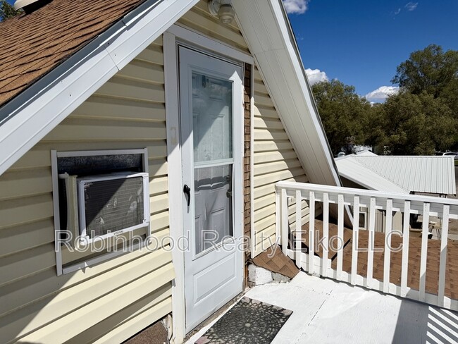 Photo - 657 S 5th St