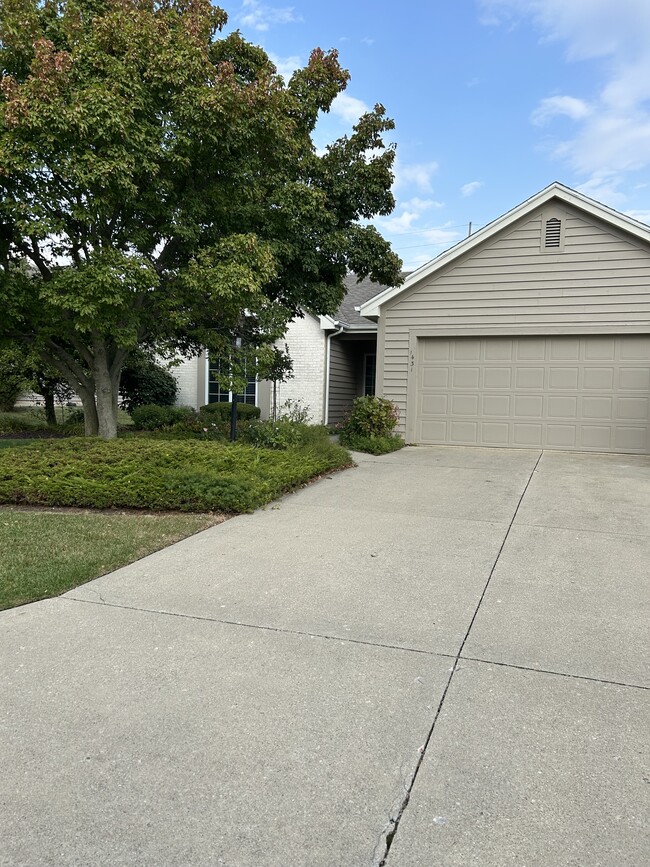 Building Photo - 1431 Shingle Oak Pointe