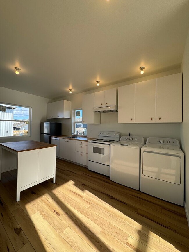 Photo - 1BR, 1BA with Huge Garage