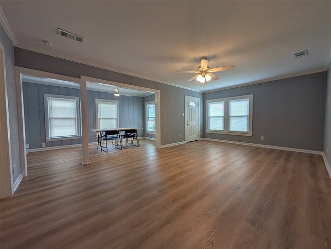 Photo - 1112 Ave M 1/2