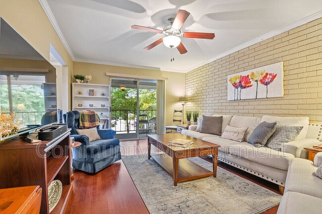 Building Photo - 7950 Jefferson Hwy Unit Apt 205