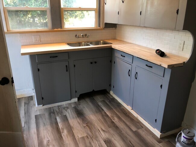 Photo - 912 Wayside Dr