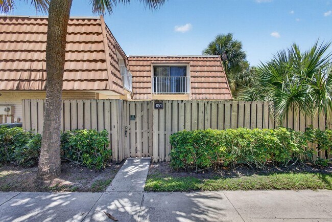 Building Photo - 851 Blue Ridge Cir
