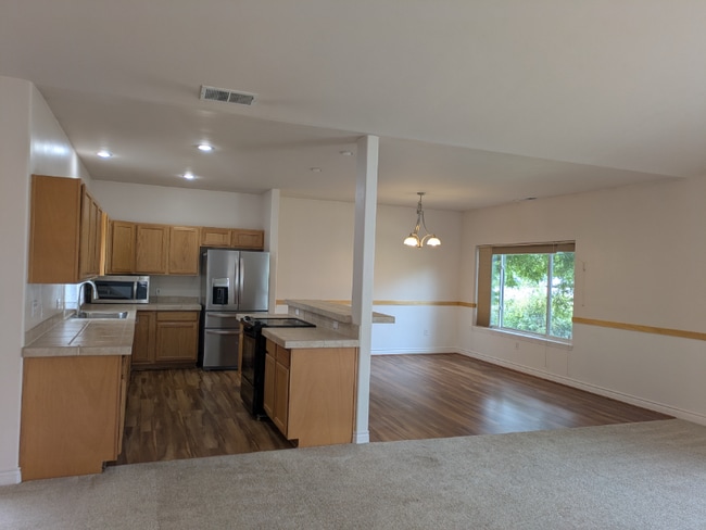 Photo - 1591 Roseanna Dr