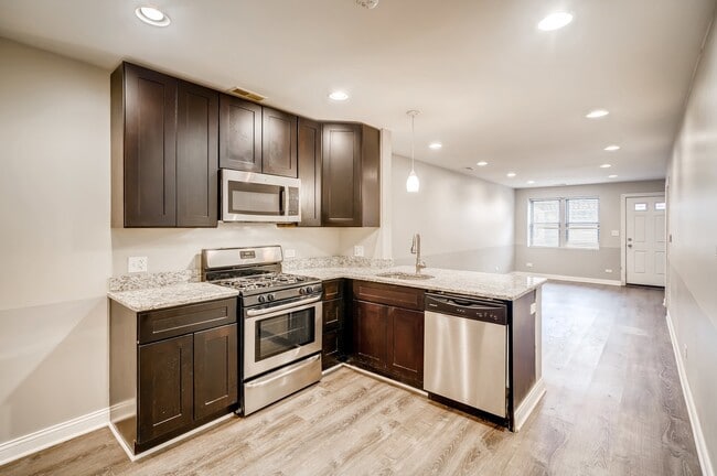 Photo - 2312 S Seeley Ave Unidad G