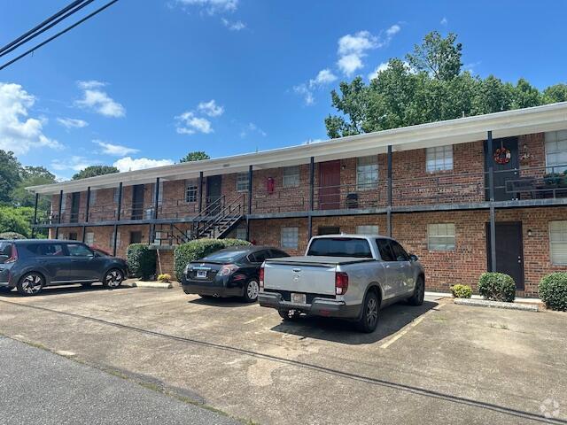 Building Photo - 1860 Green Dr NW Rental