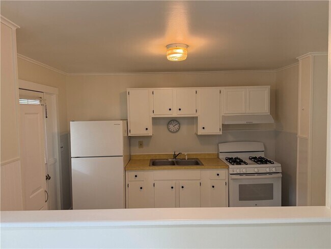 119 River St