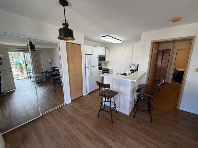 Building Photo - Iao Parkside Condo