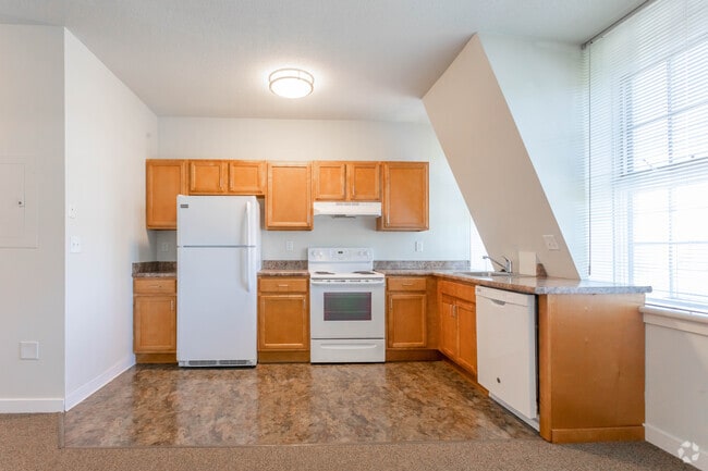 Kitchen - 2BR/1BA - 507 - Charles Street Place Apartments