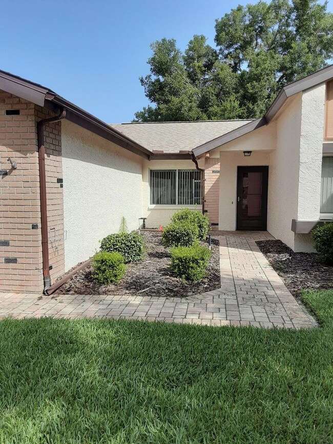 Beautiful 2 Bedroom 2 Bath Attached Villa - Beautiful 2 Bedroom 2 Bath Attached Villa House