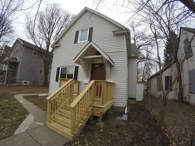 Photo - 3023 Dupont Ave N Townhome