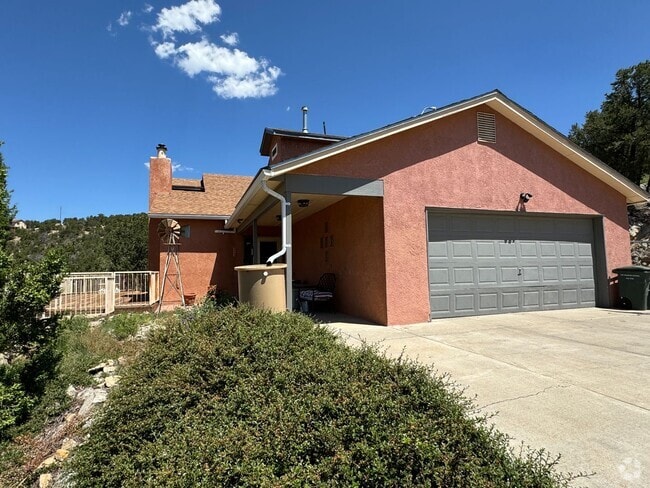 Building Photo - 4 Bedroom, 3 Bathroom Home in Tijeras, NM