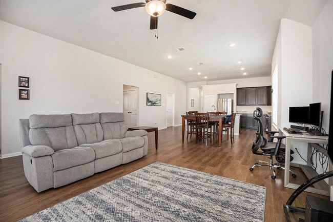 Photo - 8302 Tourmaline Wy