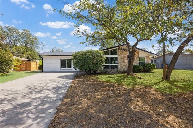 Photo - 8505 Parkfield Dr