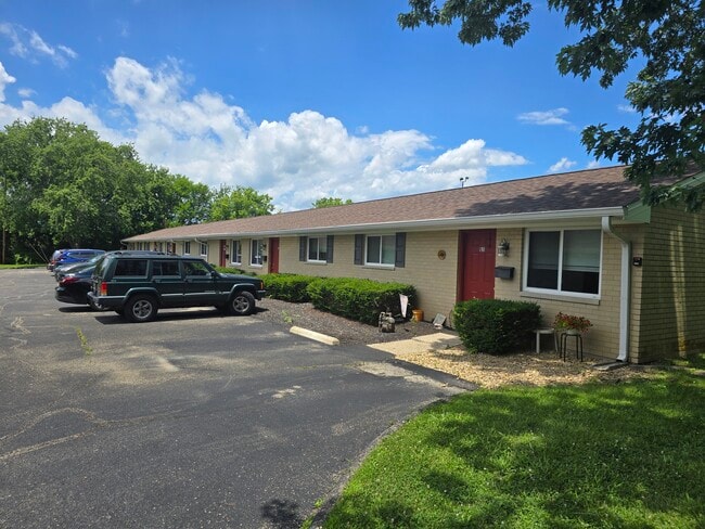 Building Photo - 2400 Windage Dr Unit F