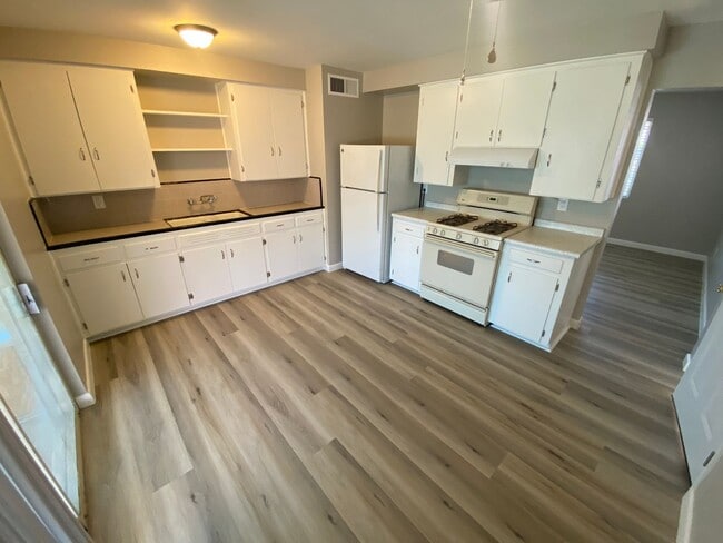 11111 W Greer Ave