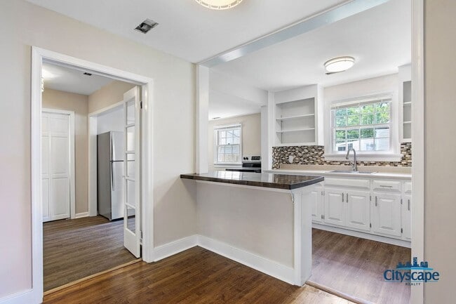 Photo - ADORABLE RENOVATED COTTAGE IN SANDSTON