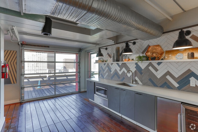 Interior Photo - M Street