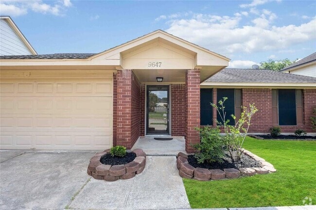 Building Photo - 9647 Blackhawk Blvd Rental