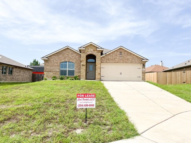 Building Photo - Available NOW!! Beautiful 1 story, 3 bedro... Rental