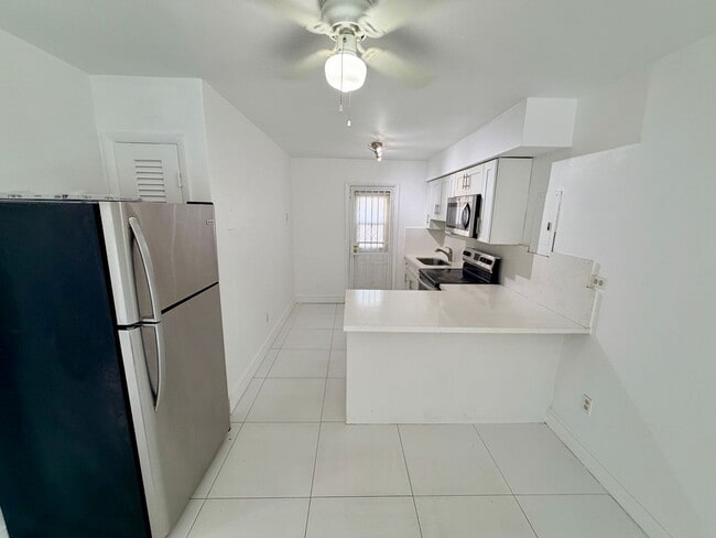 Photo - 1057 SW 7th St
