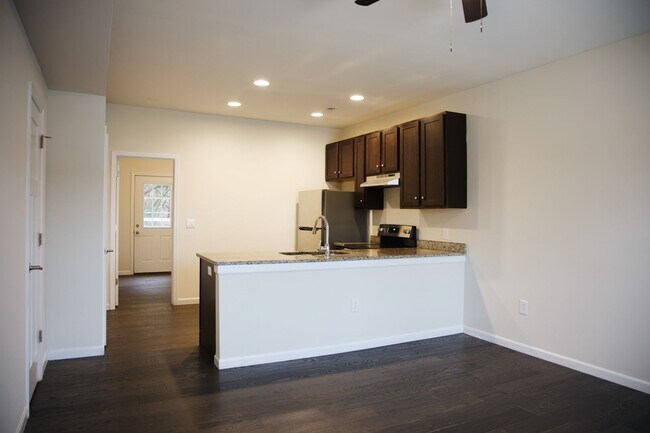 Photo - 4653 Fairfield Farm Rd Unit #6