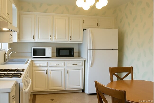 Photo - 174 Waverly Rd