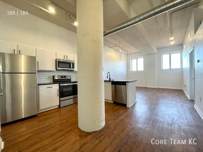 Building Photo - 320 W 7th St Unit 306 Rental