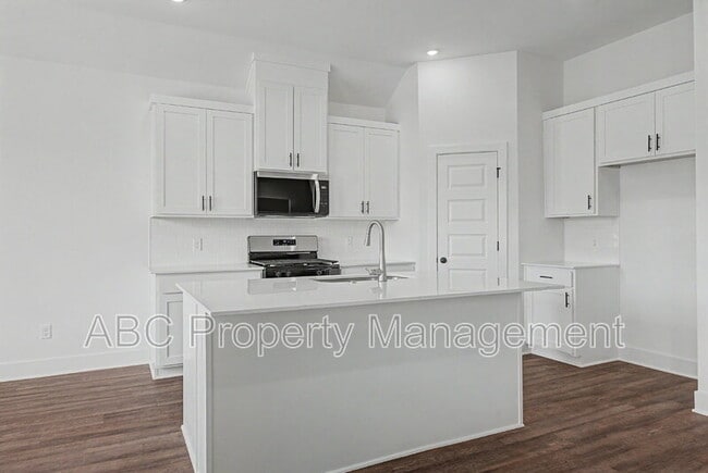 Photo - 512 W Canada Dr