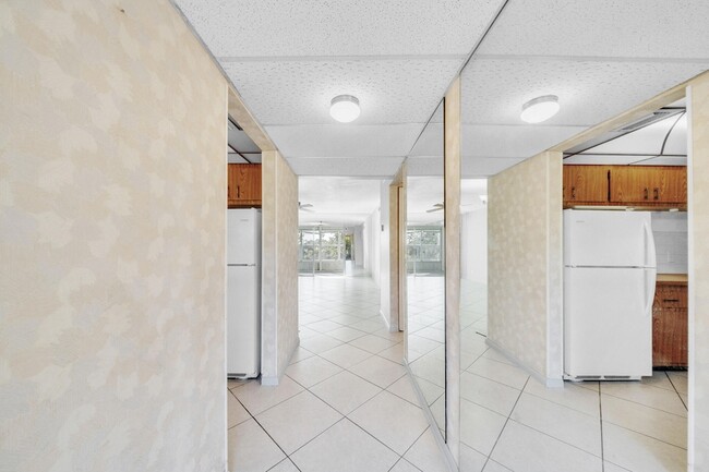 Photo - 1035 Country Club Dr Unit 407