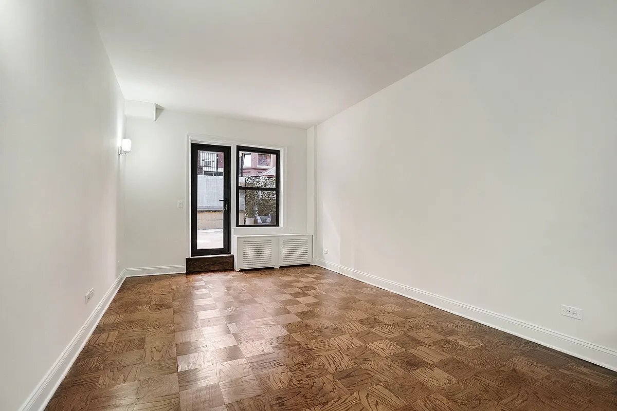 Photo - 235 W 22nd St Unit 4U