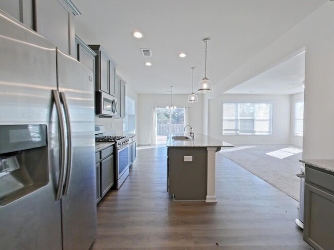 Photo - 518 Count Fleet Ct