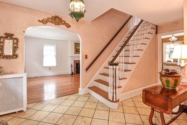 Photo - 61 Villa Ave