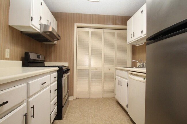 Photo - 574 Emory Oaks Way