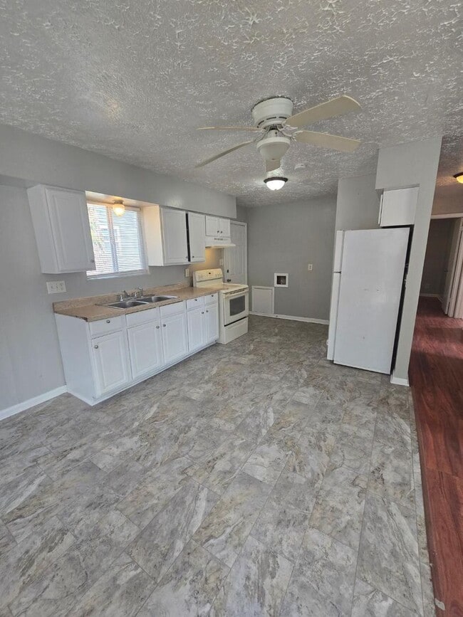 Photo - Beautiful 3 Bedroom home near West 10th and White River